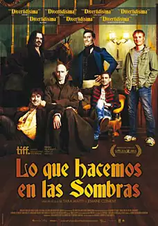 Lo que hacemos en las sombras (CAT)